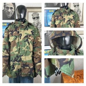 Vintage U.S. Army Woodland Camo Cold Weather Field Coat (Large Short)